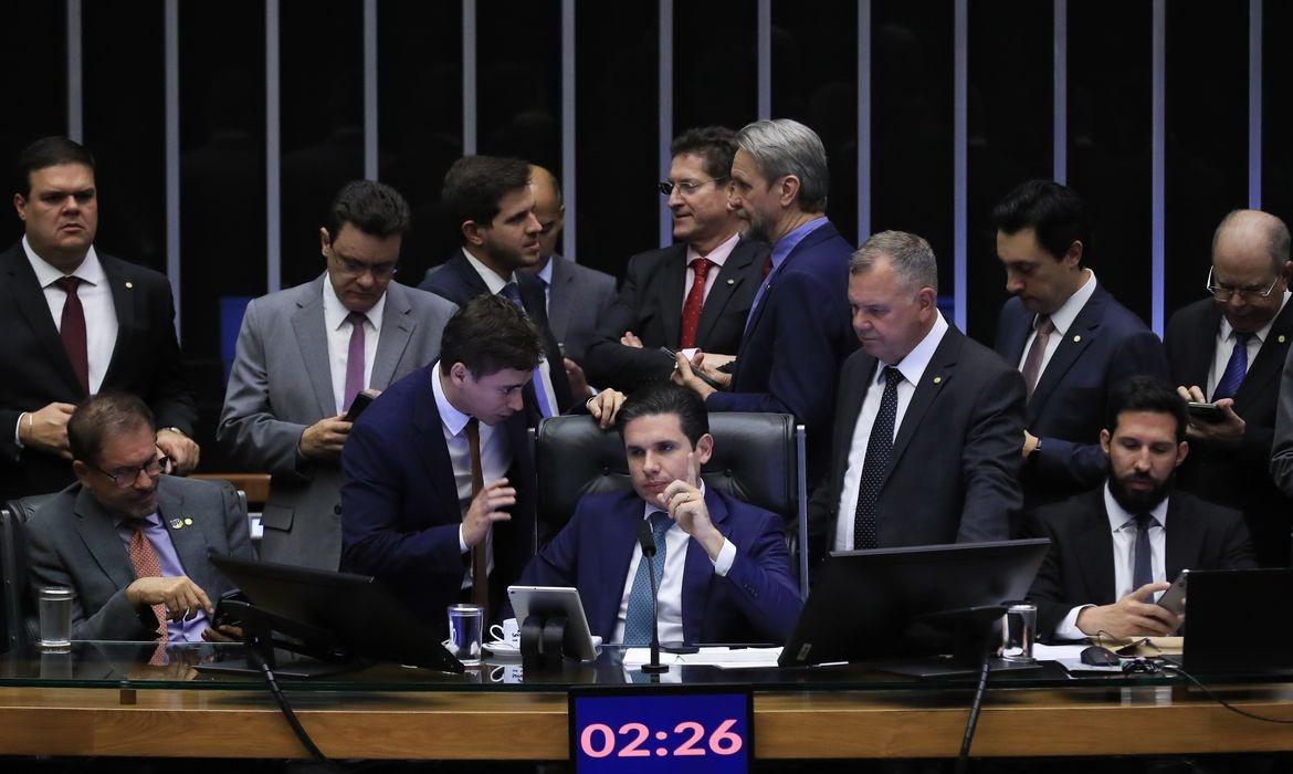 PEC da impunidade para parlamentares foi aprovada; veja como votaram os deputados do Paraná