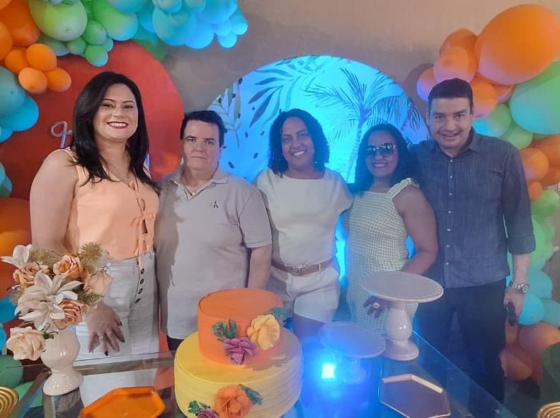 Secretária de Educação de Engenheiro Beltrão comemora aniversário com autoridades, familiares e amigos