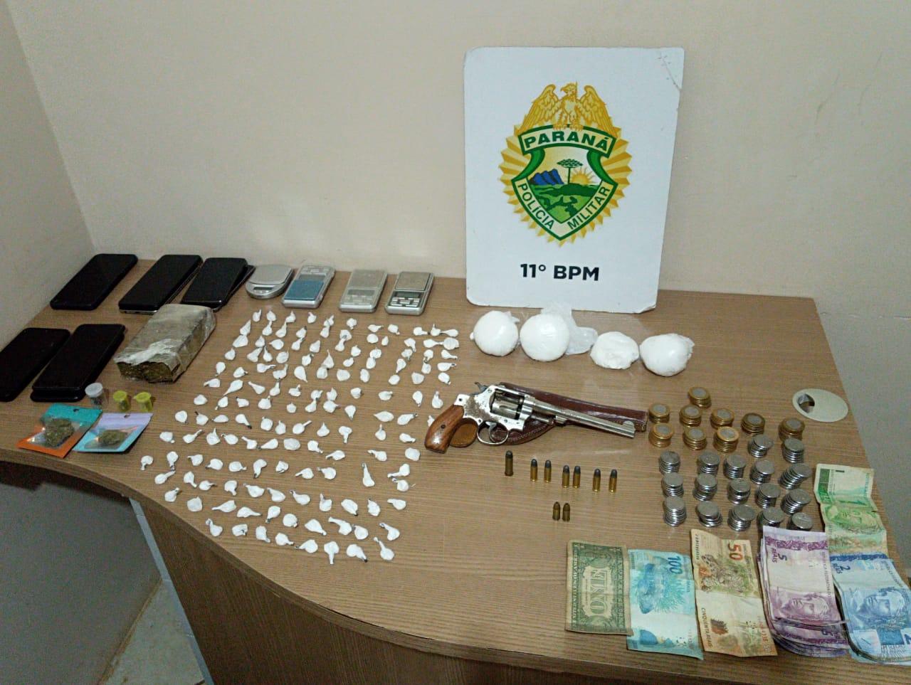 Ação policial em Araruna resulta em prisão por tráfico e apreensão de arma e drogas