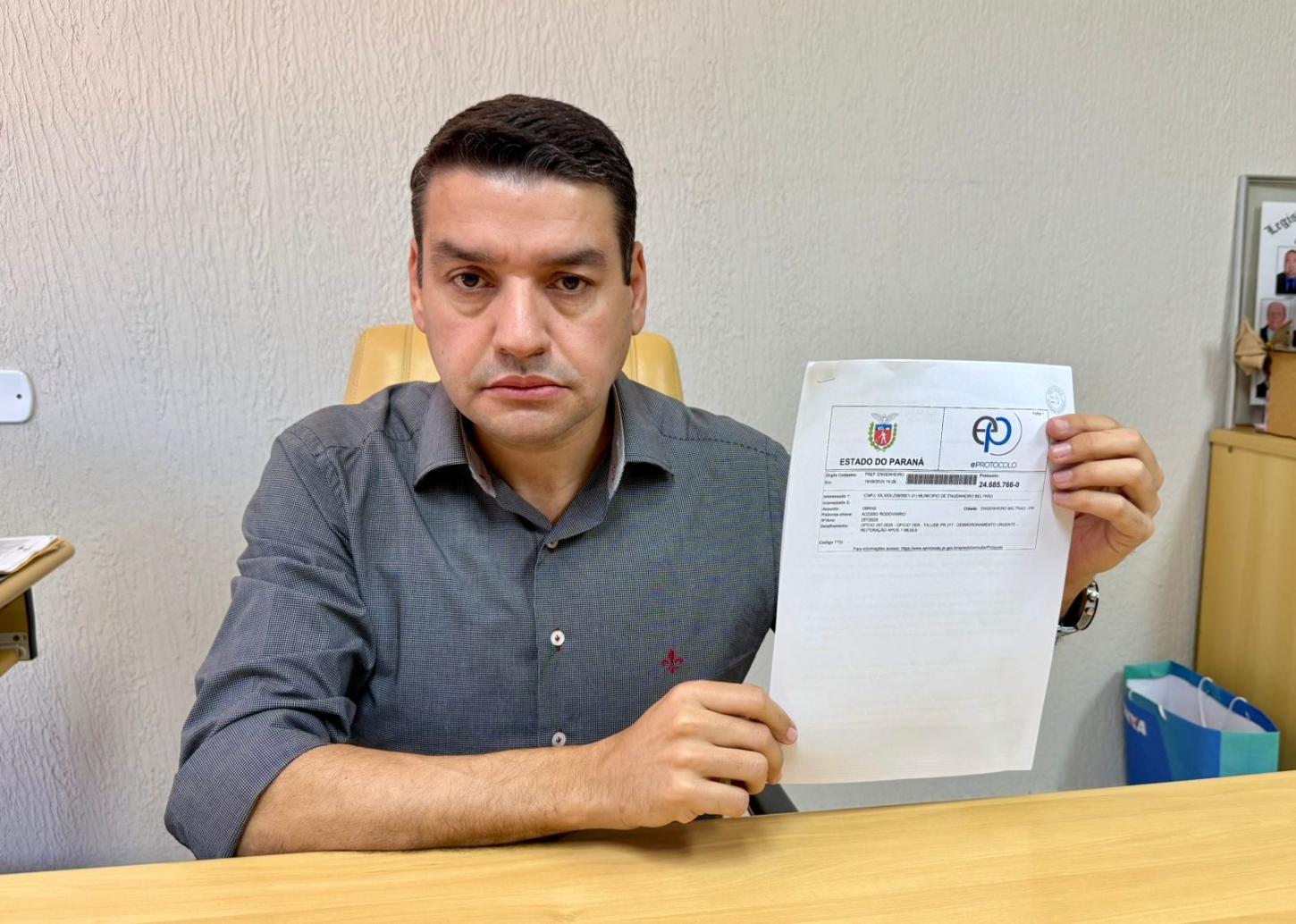 Prefeito de Engenheiro Beltrão alerta para risco de desmoronamento em talude da PR-317, na entrada da cidade