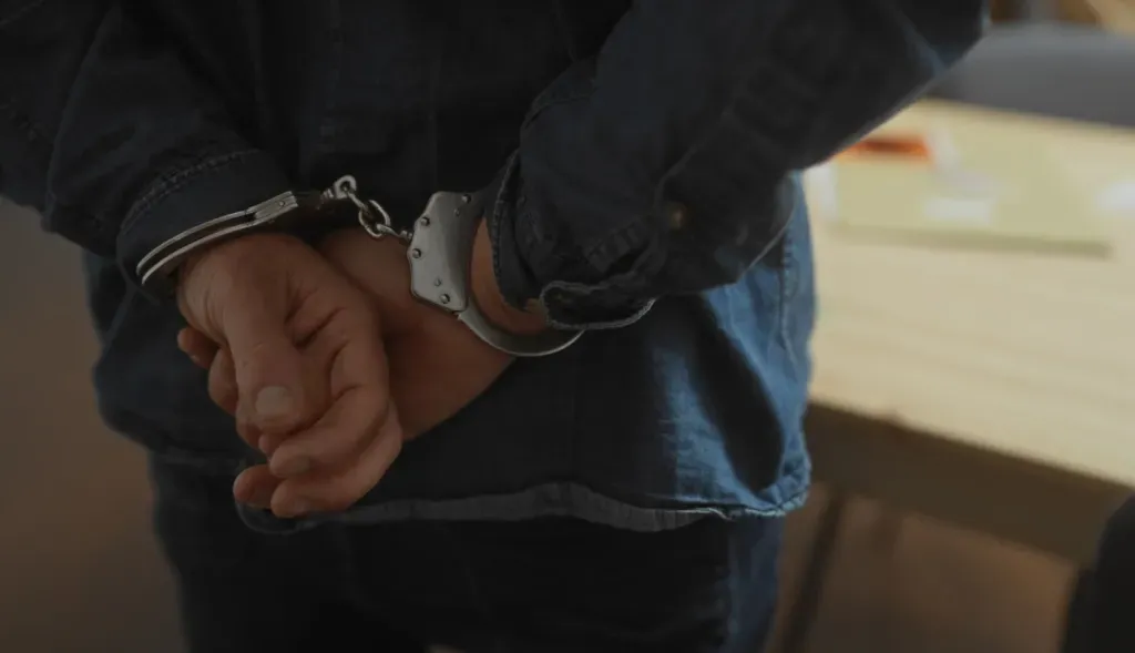 VALE DO IVAÍ: Homem é preso após ameaçar mulher e tentar cobrar dívida com sexo em Ariranha do Ivaí