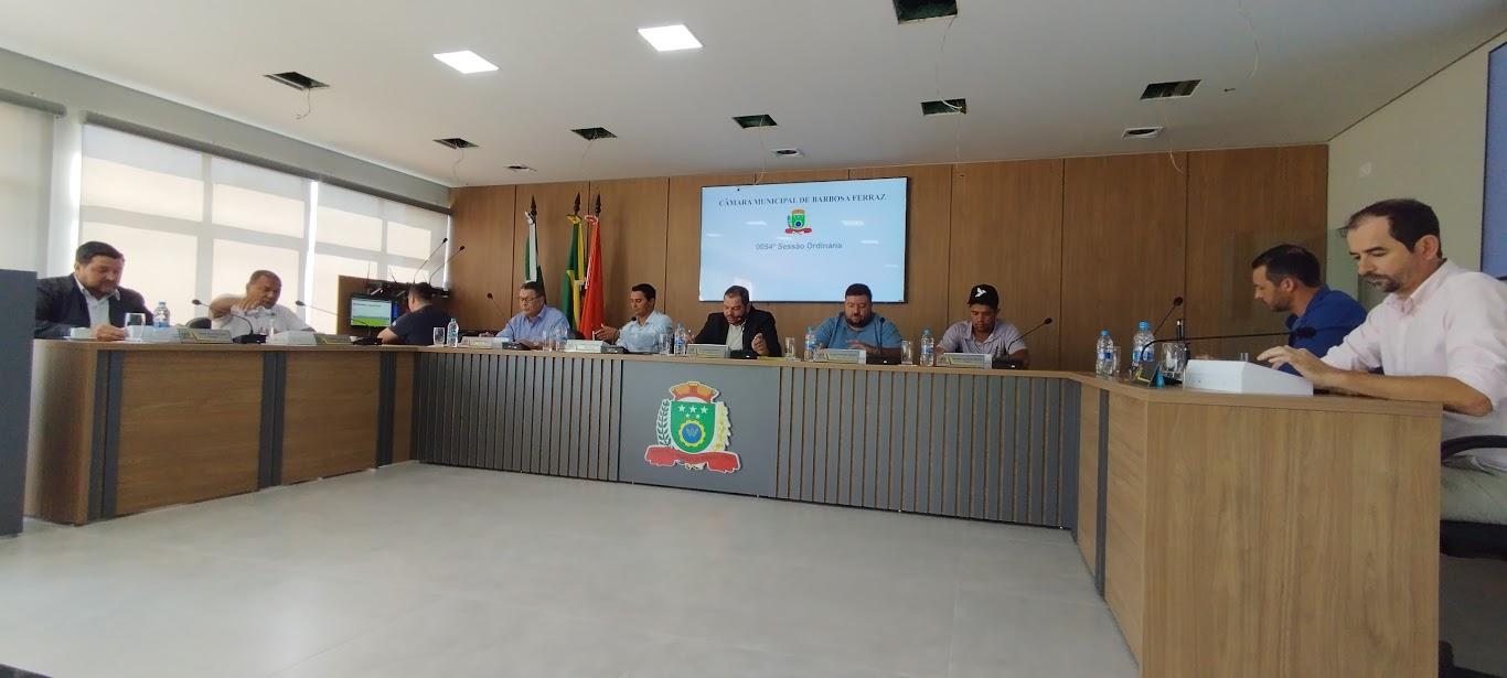 Câmara de Barbosa Ferraz realiza sessão em novo horário e aprova projeto do executivo que cria Banco de Medicamentos Veterinários