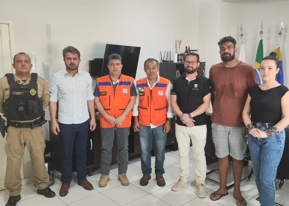 QUINTA DO SOL INTENSIFICA AÇÕES PÓS-TEMPORAL: reunião no Paço, visita ao Assentamento Roncador e apoio da PM a mais de 800 pessoas