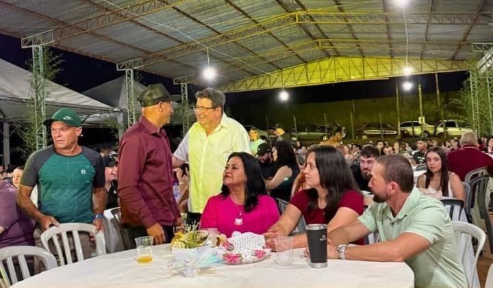 BARBOSA FERRAZ: Gestão do prefeito Caxão realiza confraternização em homenagem aos servidores públicos municipais e seus familiares