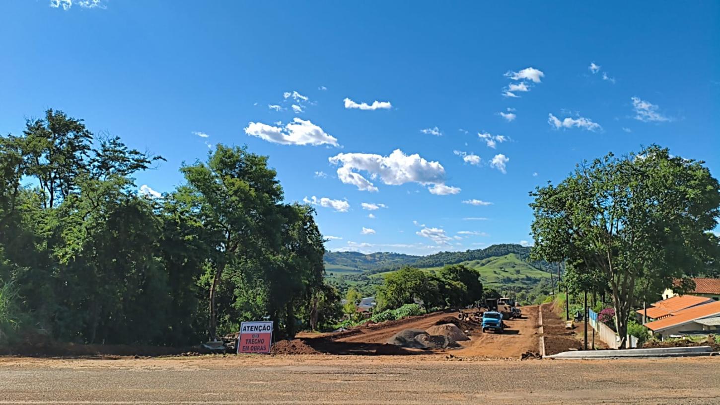 BARBOSA FERRAZ: Asfalto chega à Vila Mineira, em ruas não pavimentadas, e obras avançam em vários bairros da cidade