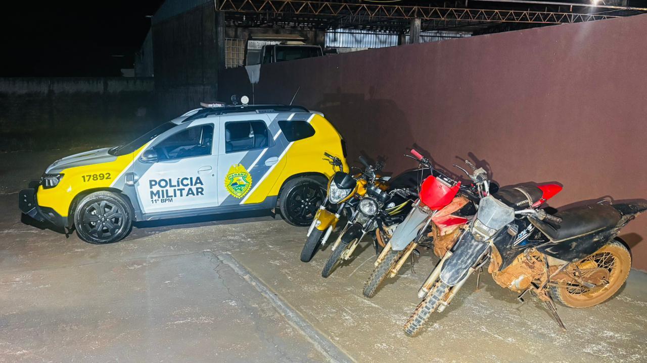 FÊNIX: Polícia Militar apreende quatro motocicletas irregulares no centro da cidade após denúncias de perturbação do sossego