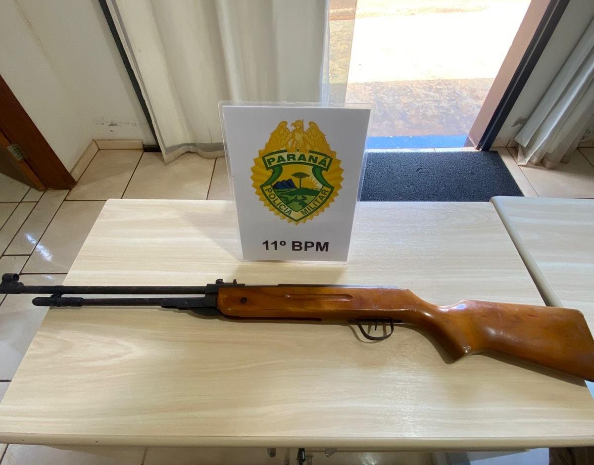 IRETAMA: Moradora entrega voluntariamente arma da família à PM