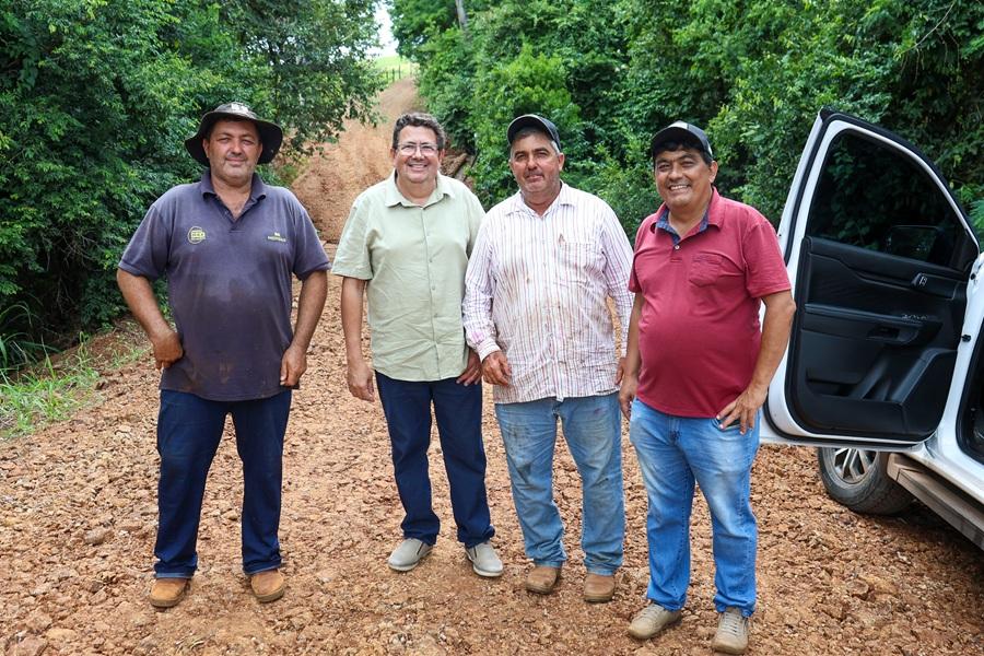 BARBOSA FERRAZ: Prefeito Carlos Caxão entrega ponte revitalizada no distrito do Pocinho, no bairro dos Santos