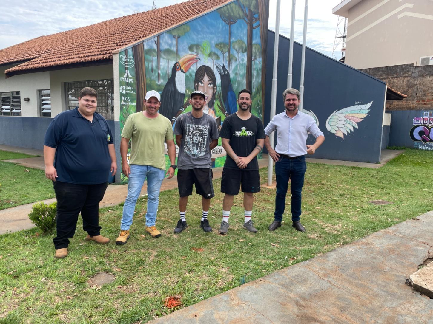 QUINTA DO SOL: Jovens participam de oficina de grafite na Biblioteca Cidadã do município
