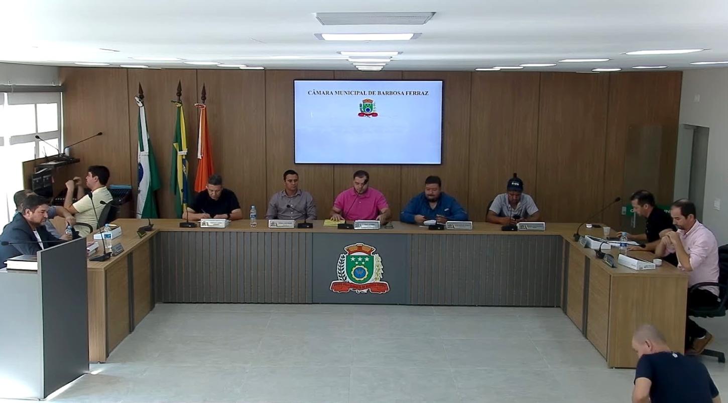 BARBOSA FERRAZ: Câmara analisa projeto sobre cobrança de ISSQN em obras e vota em definitivo proposta sobre execução de hinos nas escolas