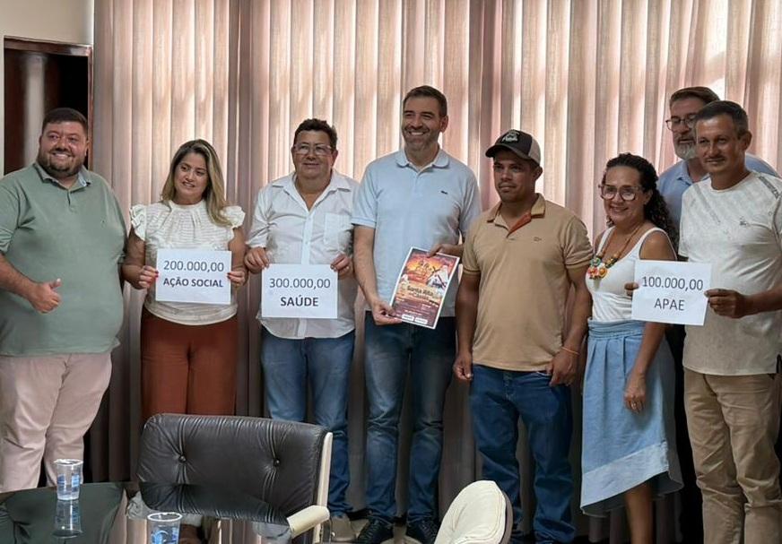 BARBOSA FERRAZ: Deputado Denian Couto é recebido pelo prefeito Caxão e destaca investimentos ao lado dos vereadores Lucas e Miltinho