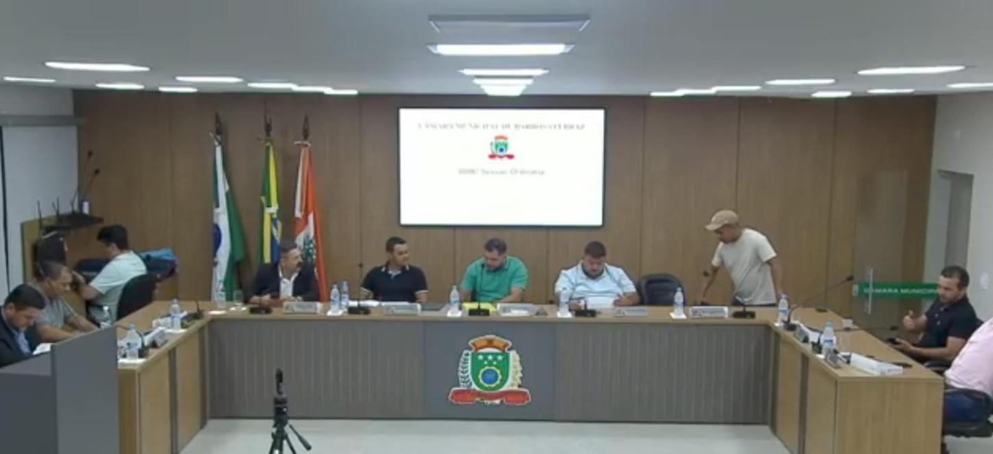 Câmara de Barbosa Ferraz aprova em 1º turno projeto sobre execução de hinos nas escolas; vereadores apresentaram vários ofícios durante a sessão