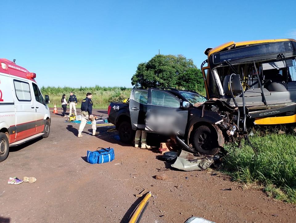 CAMPO MOURÃO: Morre mulher ferida em acidente entre caminhonete e ônibus no acesso ao Parque Industrial