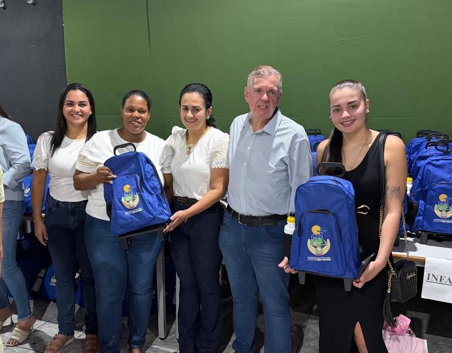 CORUMBATAÍ DO SUL: 530 alunos da rede municipal de ensino recebem kits escolares completos
