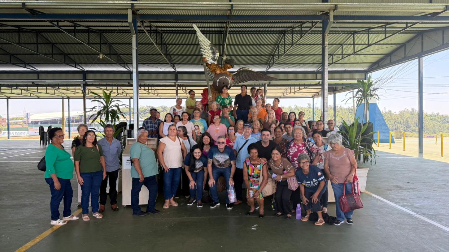 CORUMBATAÍ DO SUL: Grupo Renascer visita Santuário São Miguel Arcanjo em Bandeirantes; 80 pessoas viajaram com apoio do município