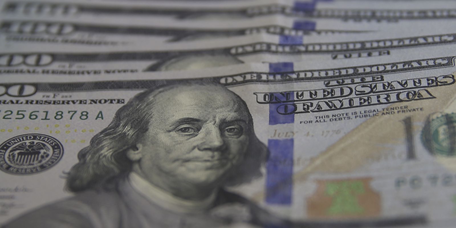 Dólar recua para R$ 5,21 em sessão de ajuste no mercado financeiro