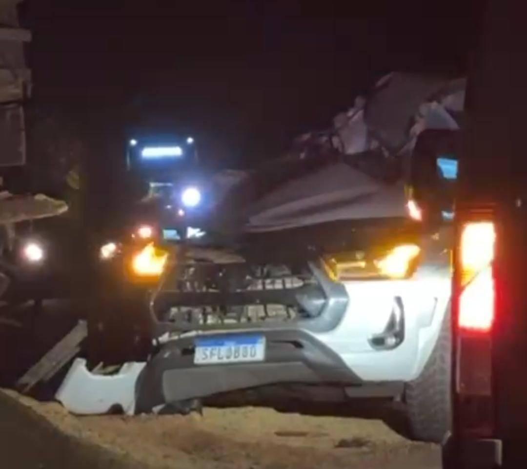Grave acidente na entrada de Barbosa Ferraz deixa um morto e feridos