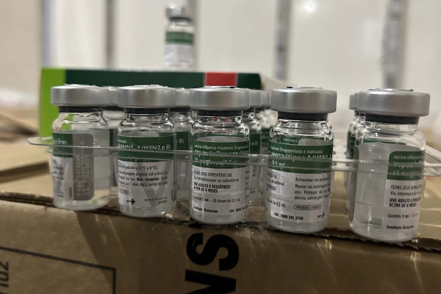 Vacina contra a gripe começa a ser distribuída nesta segunda-feira (23); 28.ª Campanha Nacional de Vacinação acontece no sábado (28)