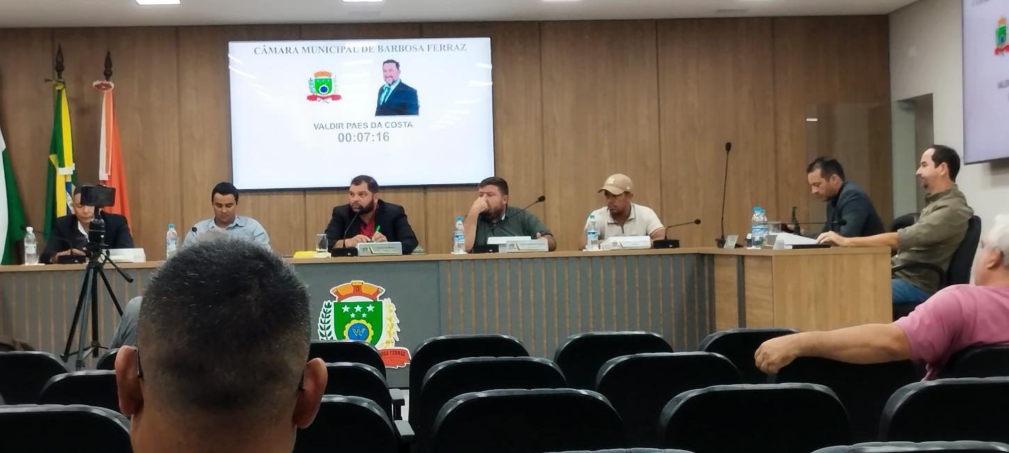 Sessão ordinária no Plenário Aniceto Garcia