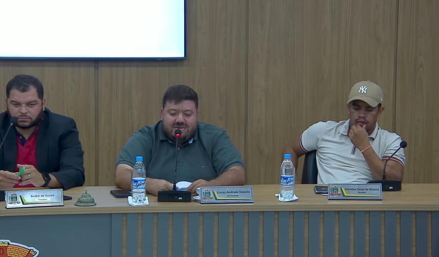 Sessão ordinária no Plenário Aniceto Garcia