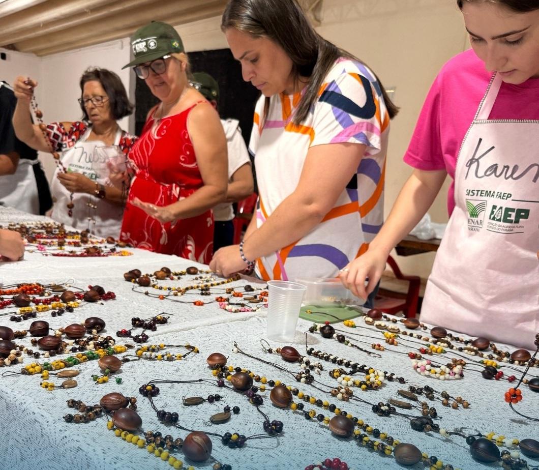 QUINTA DO SOL: Curso de biojoias capacita 15 mulheres e incentiva renda familiar rural