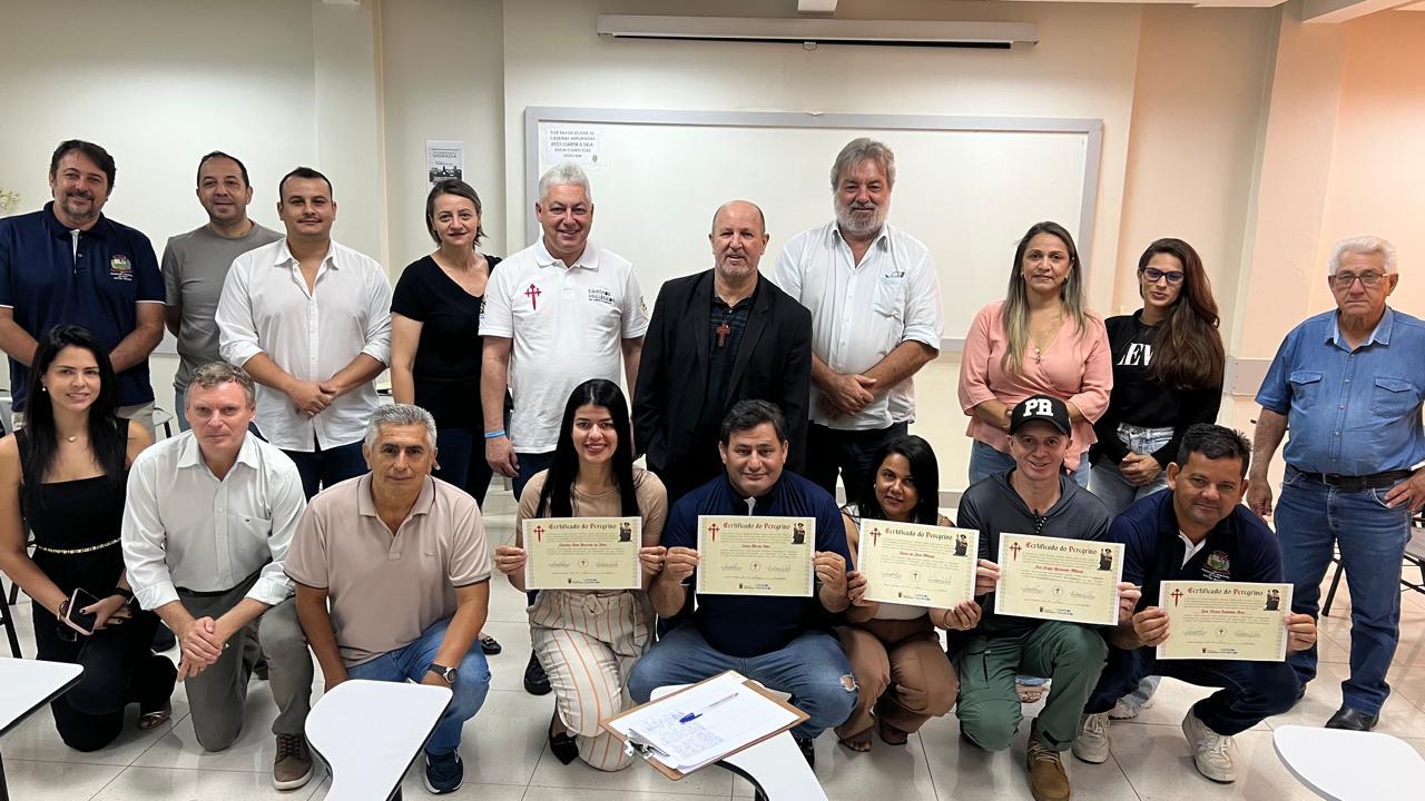 REGIÃO: Primeiros peregrinos do Caminho Iniciático de Santiago de Compostela recebem certificado 