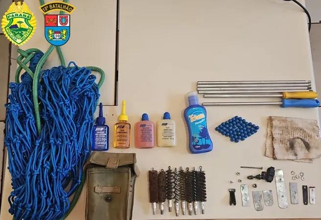 VALE DO IVAÍ: Adolescente é apreendido com 50 armas falsas e dezenas de objetos roubados em Apucarana
