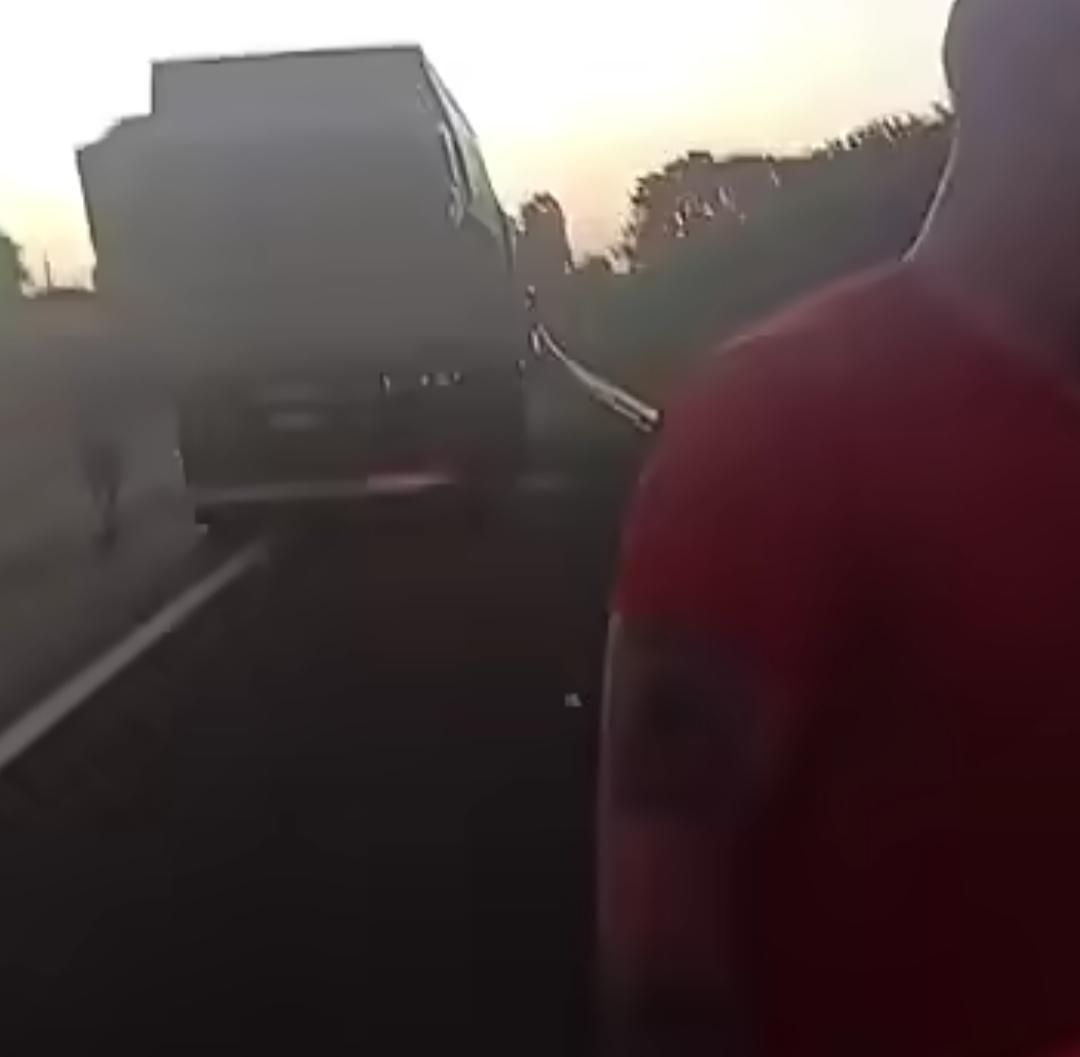 VALE DO IVAÍ: Vídeo mostra tumulto durante atendimento a capotamento na BR-376, em Mauá da Serra