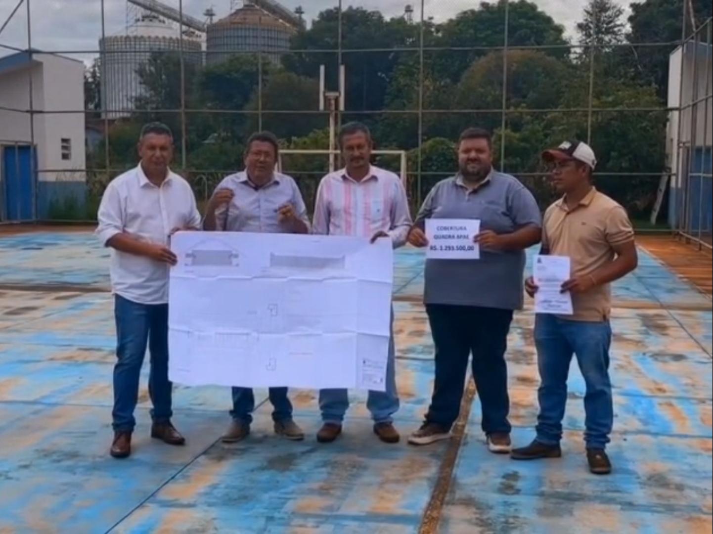 BARBOSA FERRAZ: Carlos Caxão anuncia quase R$ 1,3 milhão para construção de quadra da APAE do município