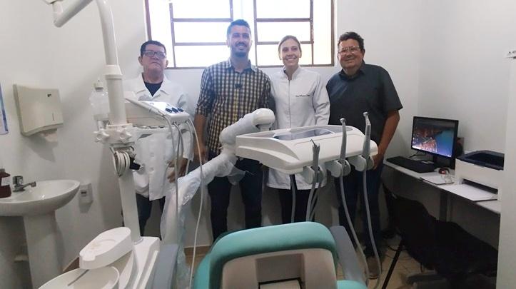 BARBOSA FERRAZ: Prefeito Caxão e secretário Leandro Mello oficializam nova clínica odontológica na UBS Santa Rita, na Vila do Roque