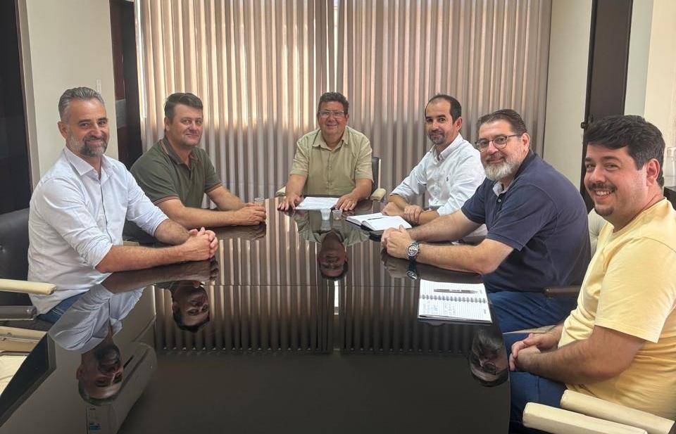 BARBOSA FERRAZ: Prefeito confirma R$ 51 mil para reforma da sede da associação de Bourbônia