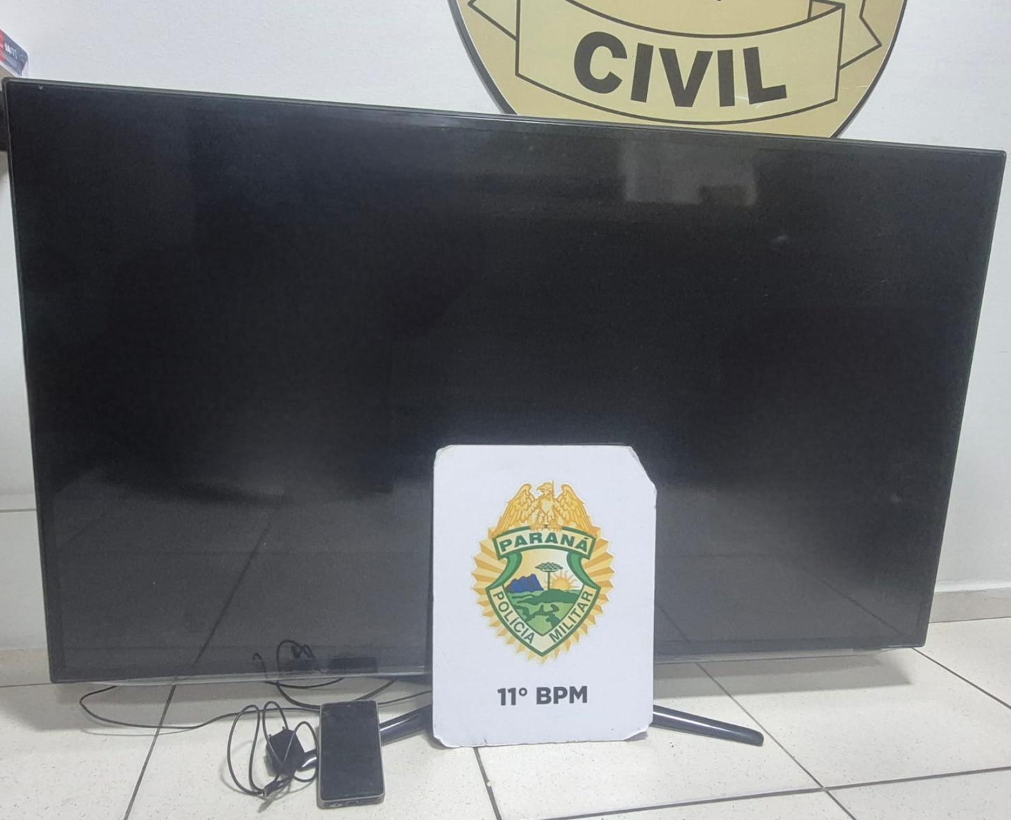 CAMPO MOURÃO: Jovem é preso após ser flagrado carregando TV furtada no centro da cidade