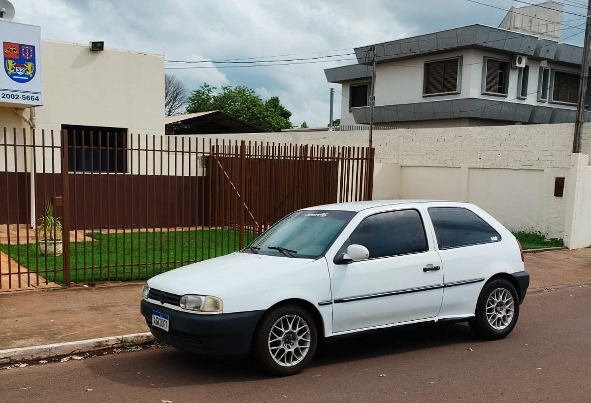 Carro furtado em Fênix é recuperado em Floresta durante ação conjunta da PM e Polícia Civil; foragido da justiça foi preso