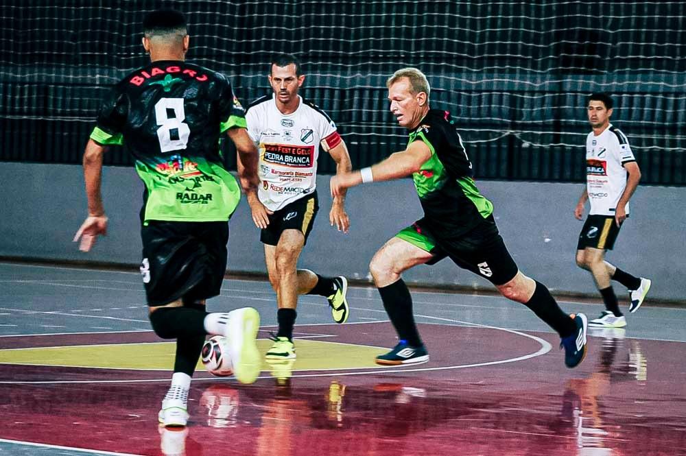 ENGENHEIRO BELTRÃO: Copa Sérgio Luiz de Futsal define semifinalistas no veterano e avança com goleada no livre