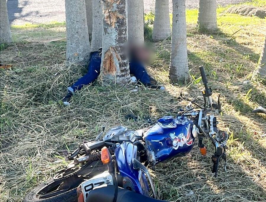 FÊNIX: Motociclista fica gravemente ferido após acidente no trevo da PR-082