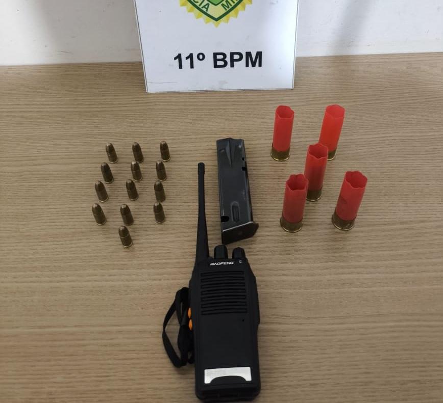 CAMPO MOURÃO: Homem é detido com carregador de pistola e munições durante abordagem na Avenida Miguel Luiz Pereira