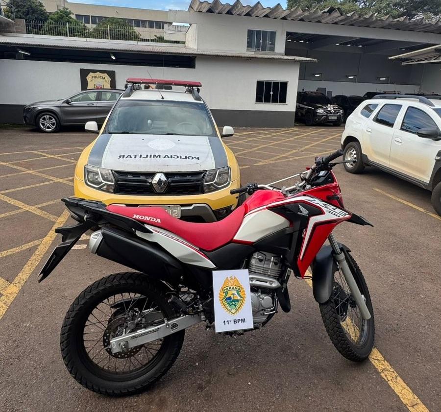 LUIZIANA: Motociclista sem CNH é preso após empinar moto no centro da cidade