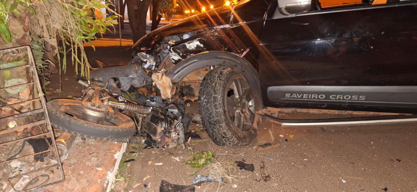 PEABIRU: Jovem morre após grave acidente no centro da cidade; motorista embriagado fugiu sem prestar socorro e foi preso em seguida