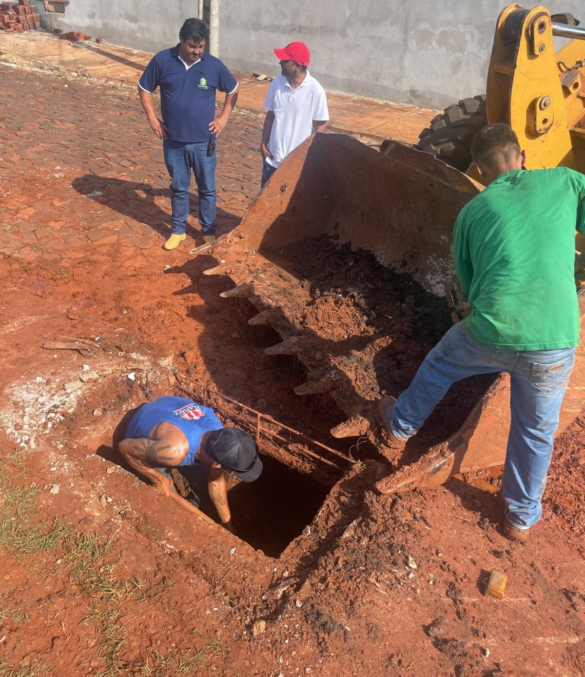 Quinta do Sol intensifica limpeza de bueiros para evitar alagamentos