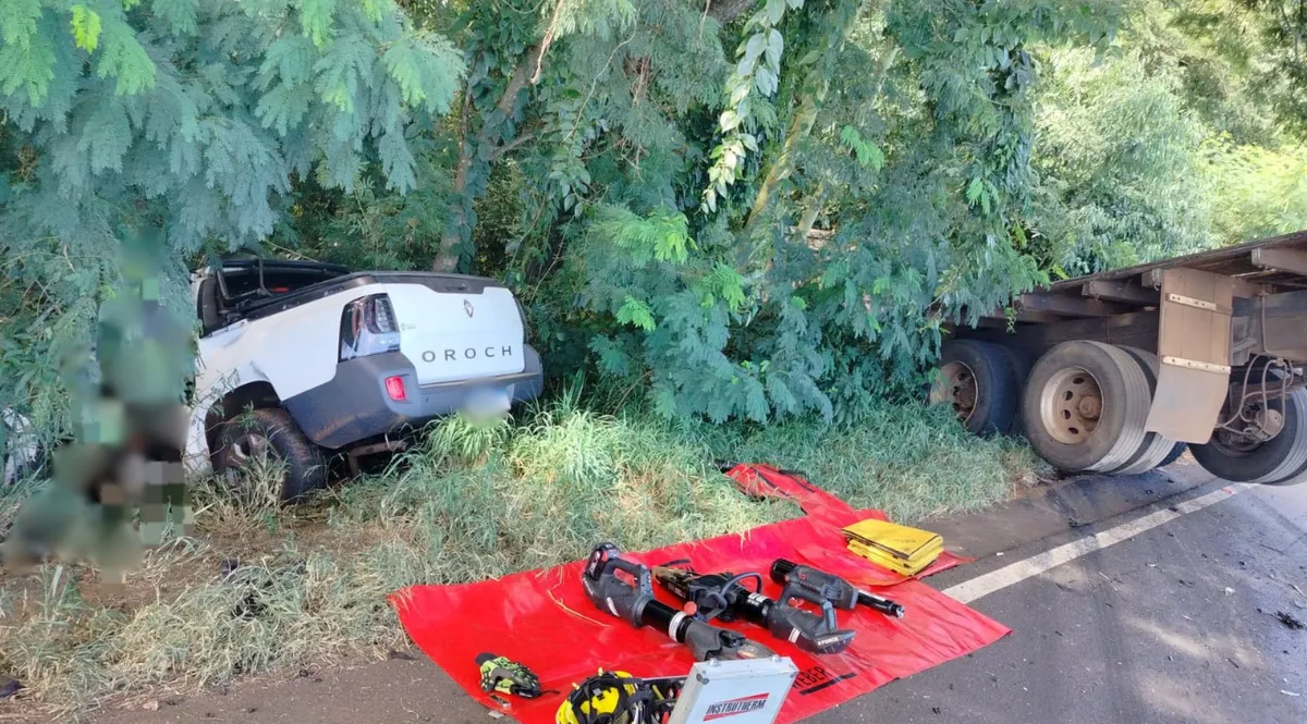 Tragédia entre Lunardelli e Jardim Alegre: colisão entre caminhão e picape mata três pessoas no Vale do Ivaí