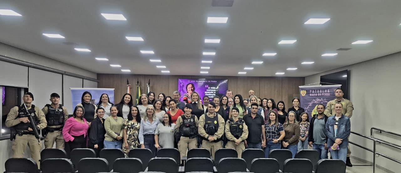 BARBOSA FERRAZ: Ação da Patrulha Maria da Penha orienta mulheres do campo sobre violência doméstica; evento aconteceu na Câmara Municipal