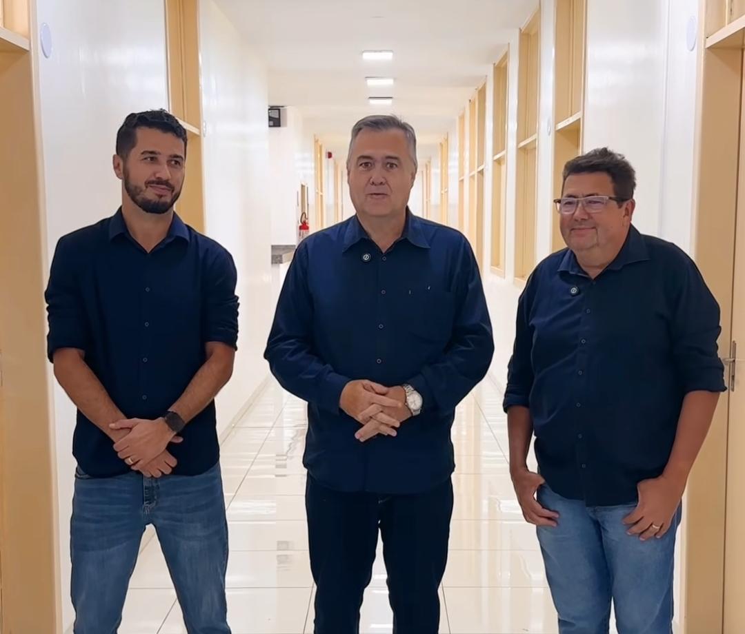 BARBOSA FERRAZ: Ao lado de Caxão e Leandro Mello, Beto Preto visita hospital e confirma R$ 1 milhão para equipamentos; dinheiro solicitado pelo prefeito e por Leandro