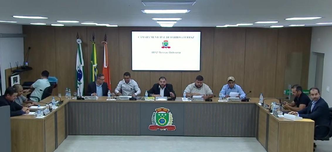 BARBOSA FERRAZ: Câmara realiza primeira sessão de maio com cobranças, pedidos de melhorias e indicação sobre bolsa estágio