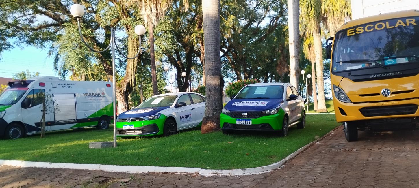 BARBOSA FERRAZ: Carlos Caxão vai entregar ambulância, ônibus e dois carros novos para reforçar saúde e educação