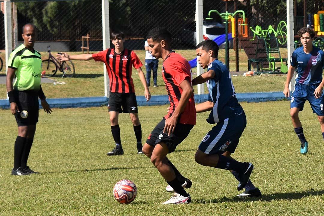 BARBOSA FERRAZ: fase regional do Paraná Bom de Bola começa nesta quinta-feira, 21, com cerca de 1.200 atletas na cidade