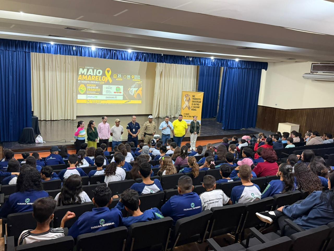 BARBOSA FERRAZ: Palestra do Maio Amarelo reúne estudantes e autoridades em ação de conscientização no trânsito
