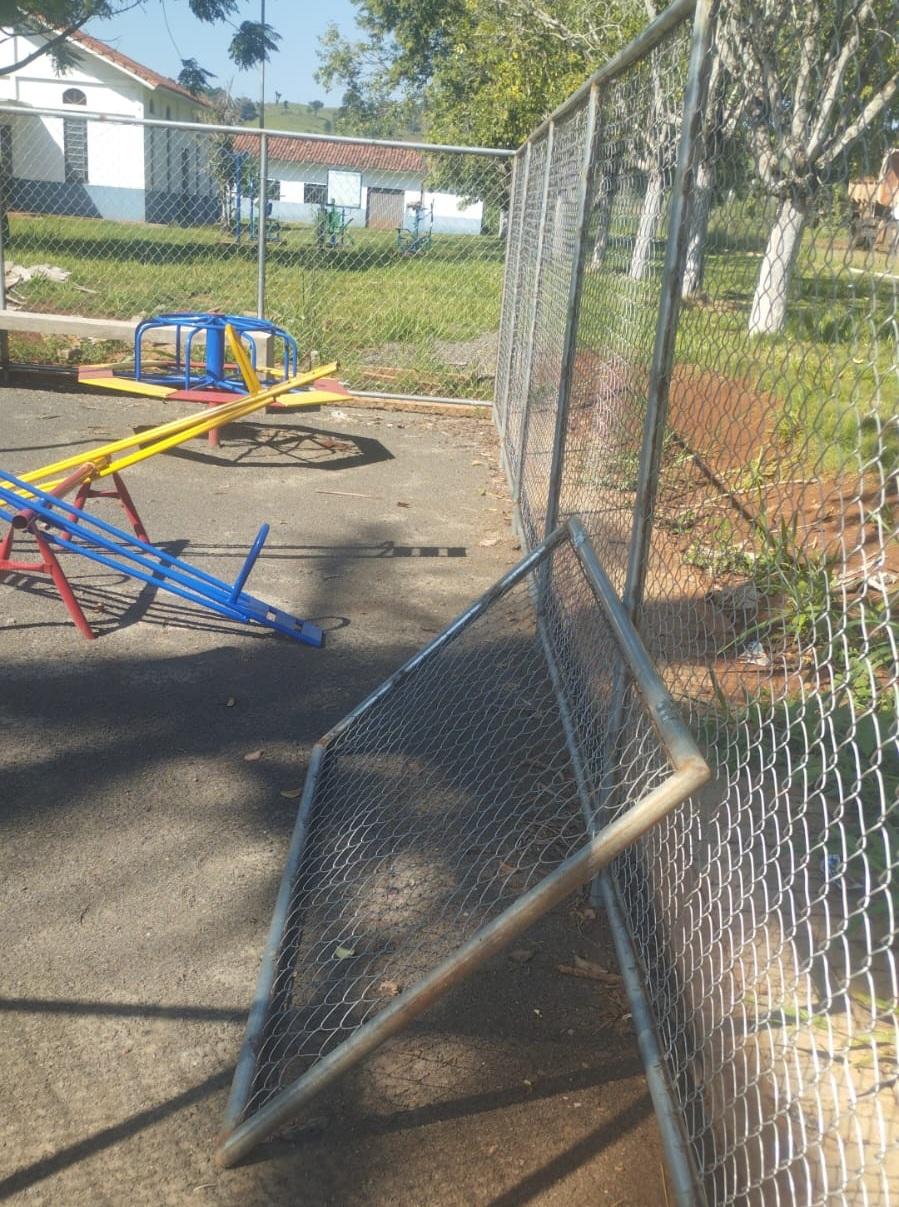 BARBOSA FERRAZ: parquinho infantil de Paraíso do Sul é alvo de vandalismo
