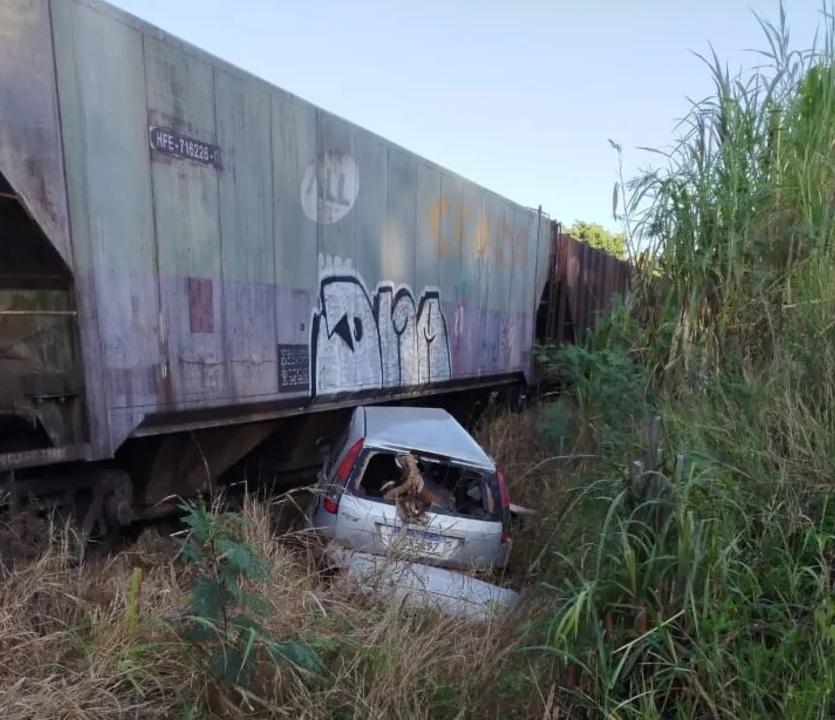 JANDAIA DO SUL: novo acidente com trem deixa motorista ferido em cruzamento próximo ao Panela de Pedra