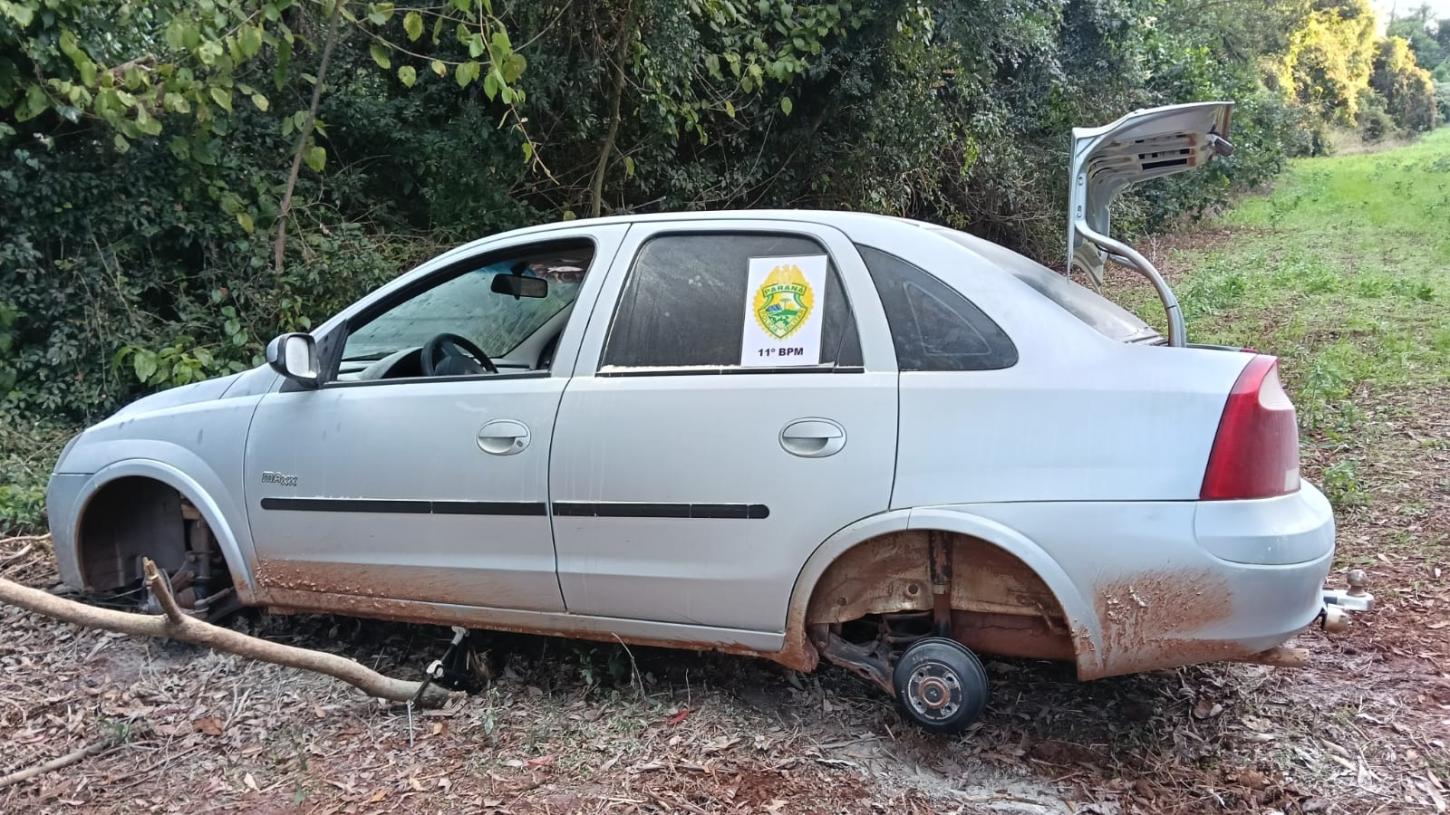 ARARUNA: Polícia recupera carro e motoneta roubados na área rural de Peabiru