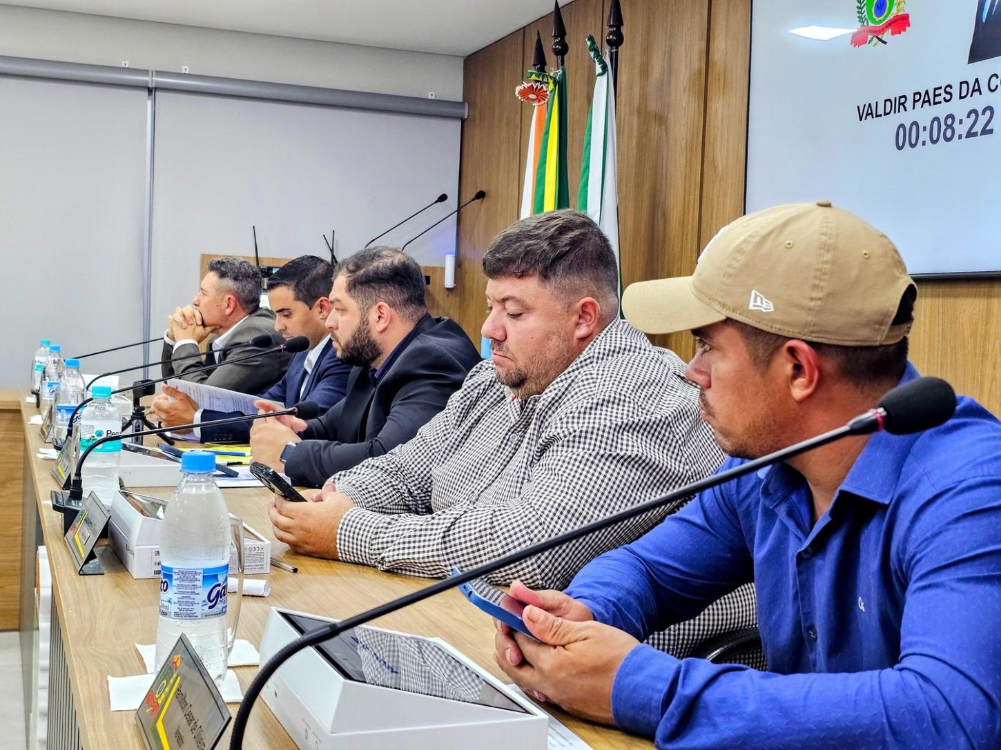 BARBOSA FERRAZ: Câmara realiza 18ª sessão com votação de projeto e apresentação de demandas dos vereadores